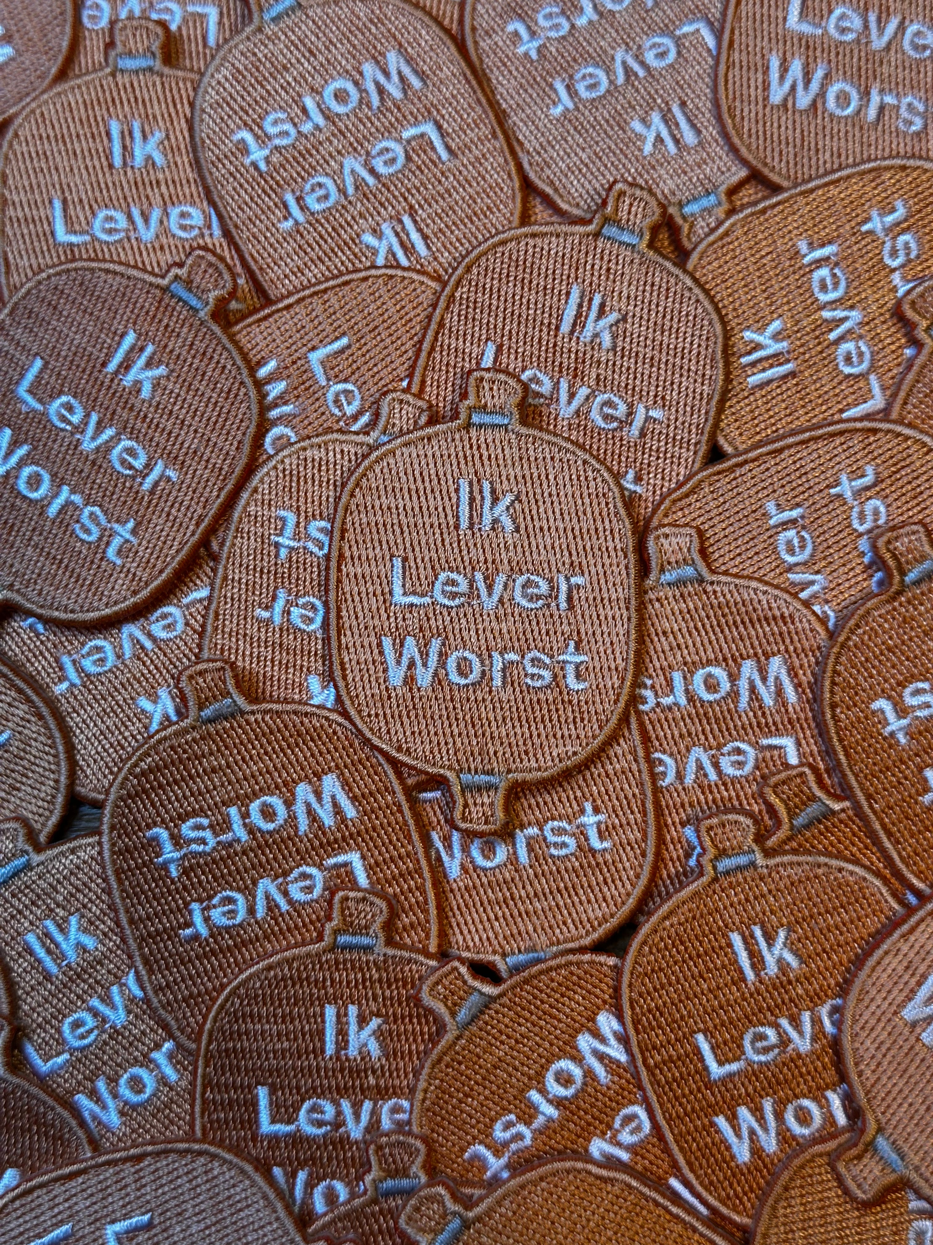 Ik-Lever-Worst-embleem